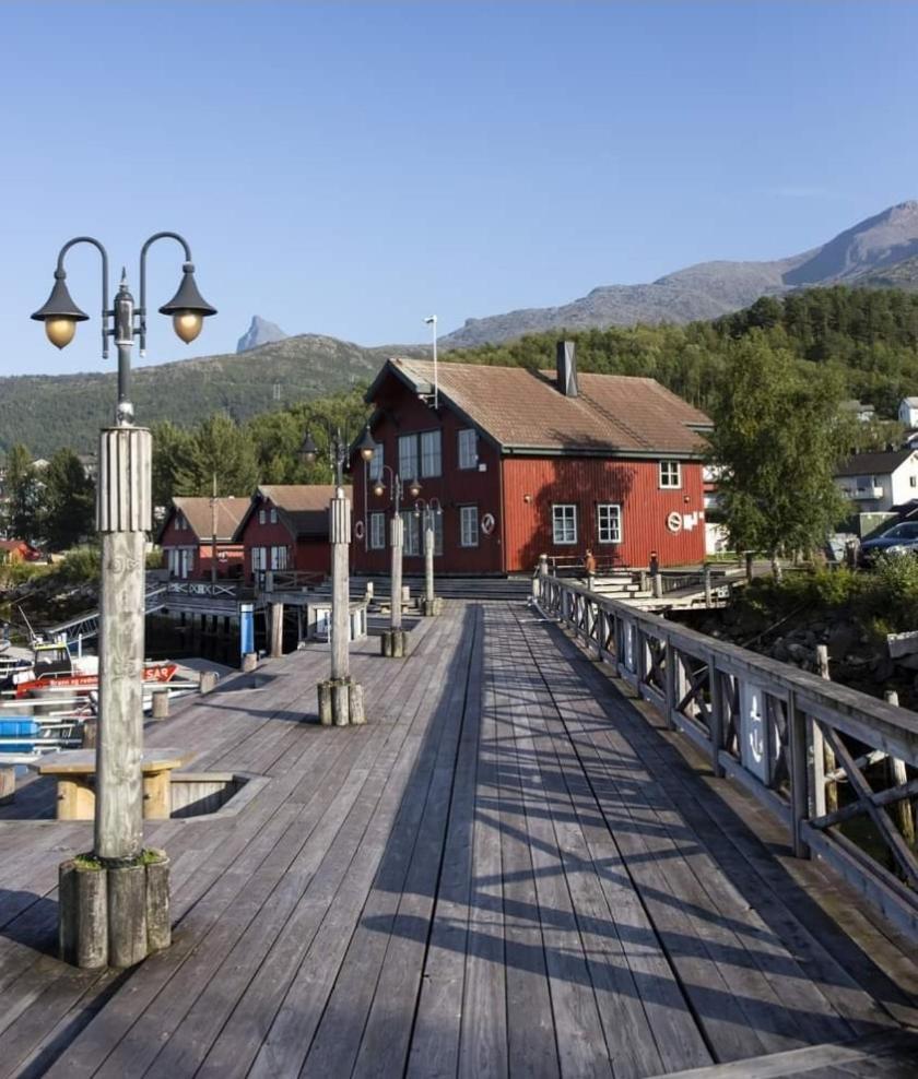 Koselig Leilighet I Narvik Sentrum 5 Soveplasser Gratis Parkering Og Gratis Internett Exterior photo